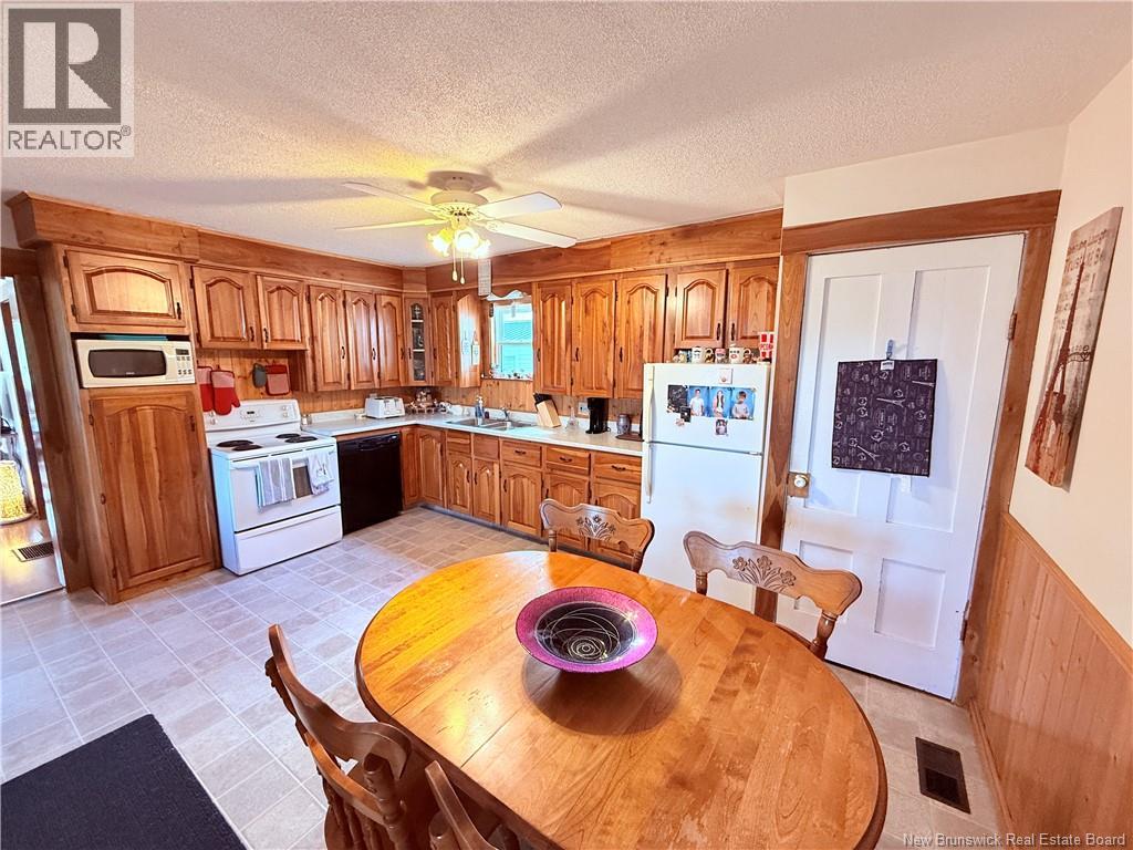 128 Houlton Street, Woodstock, New Brunswick  E7M 1Y9 - Photo 6 - NB140543