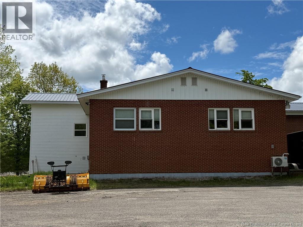 98 Mcnair Drive, Nackawic, New Brunswick  E6G 1A6 - Photo 44 - NB136757