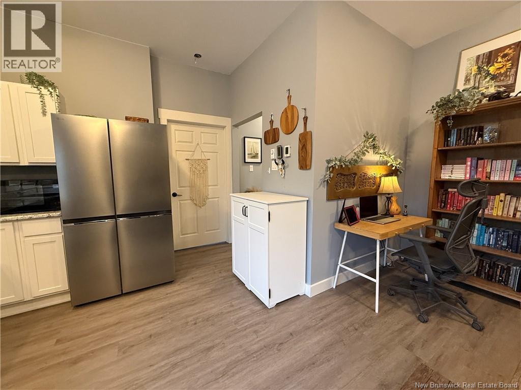 98 Mcnair Drive, Nackawic, New Brunswick  E6G 1A8 - Photo 7 - NB136756
