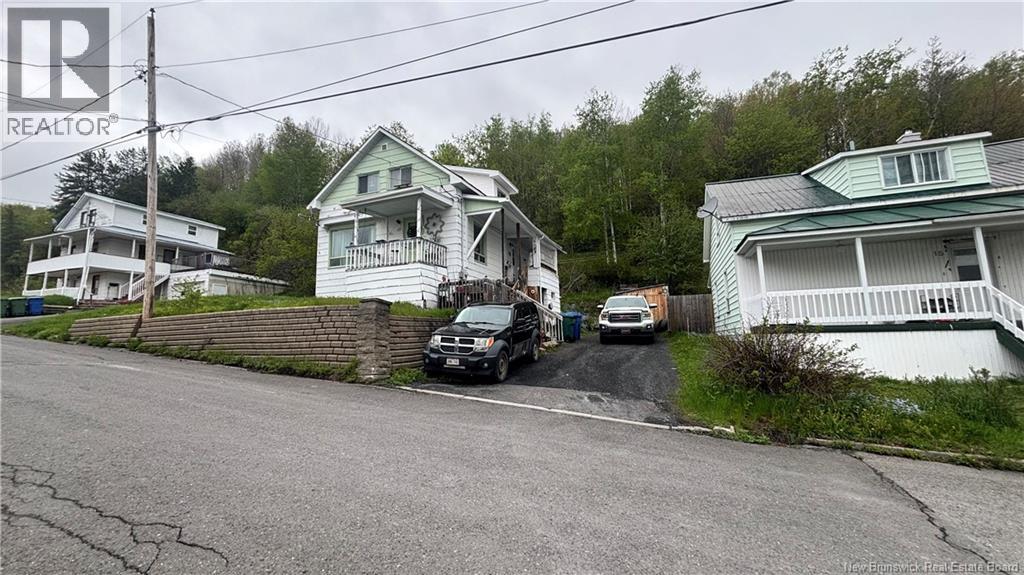 17 Daigle Street, Edmundston, New Brunswick  E3V 1G4 - Photo 2 - NB140651