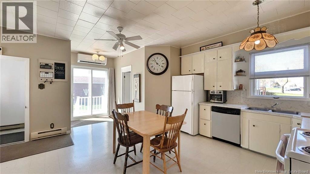 216 Boul. Saint-Pierre O, Caraquet, New Brunswick  E1W 1A5 - Photo 7 - NB140679