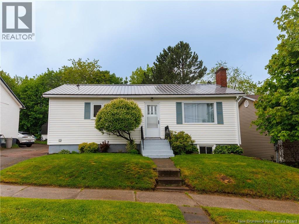 198 Jones Street, Moncton, New Brunswick  E1C 6K3 - Photo 3 - NB140722