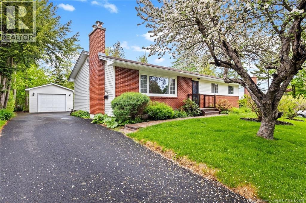 295 Willingdon Street, Fredericton, New Brunswick  E3B 3A6 - Photo 2 - NB140677