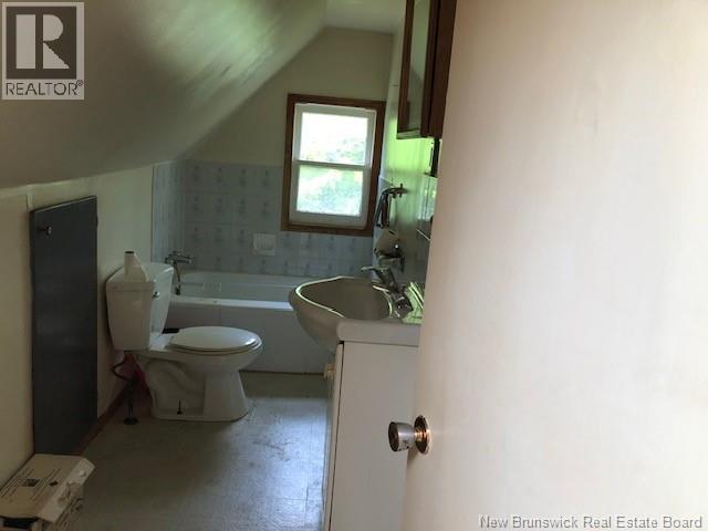689 Salisbury Road, Moncton, New Brunswick  E1E 1C1 - Photo 10 - NB140716