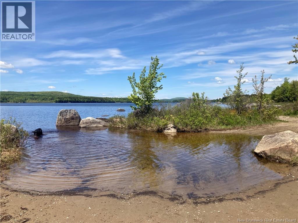 380 Adams Road, Magaguadavic Lake, New Brunswick  E6K 3Y4 - Photo 10 - NB140881