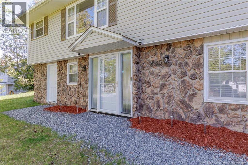 35 Chapel Road, Rothesay, New Brunswick  E2E 3M3 - Photo 3 - NB140878