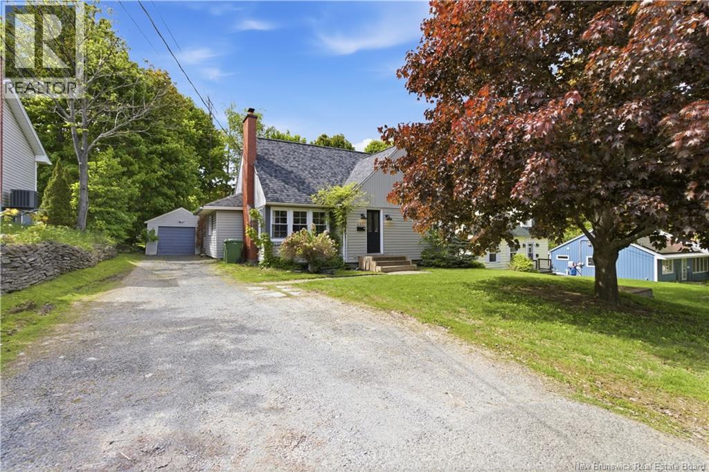 683 Mitchell Street, Fredericton, New Brunswick  E3B 3S7 - Photo 2 - NB140531