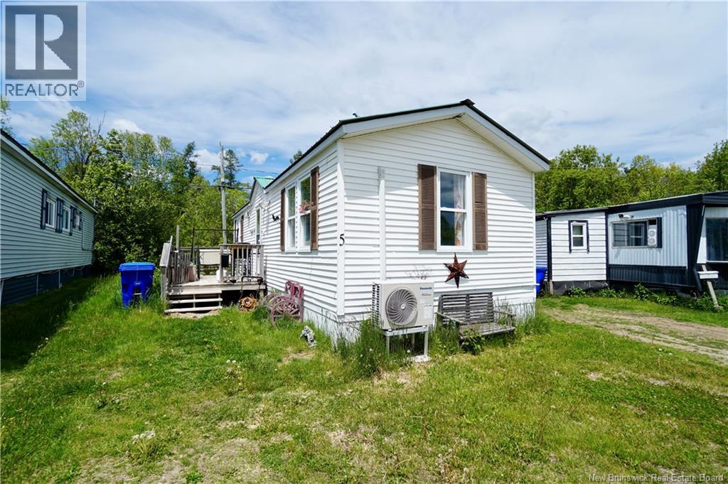 5a Edgewood Street, St. Stephen, New Brunswick  E3L 3C3 - Photo 3 - NB140964