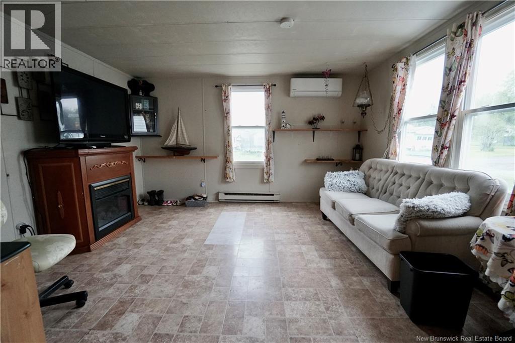 5a Edgewood Street, St. Stephen, New Brunswick  E3L 3C3 - Photo 4 - NB140964