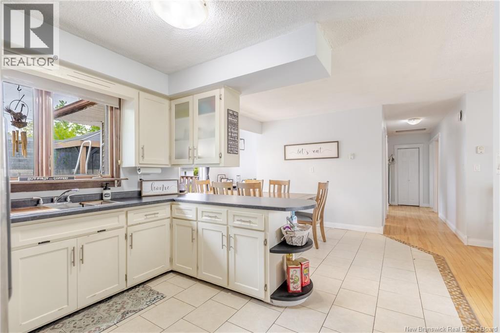 281 Canterbury Drive, Fredericton, New Brunswick  E3B 4M2 - Photo 13 - NB141090