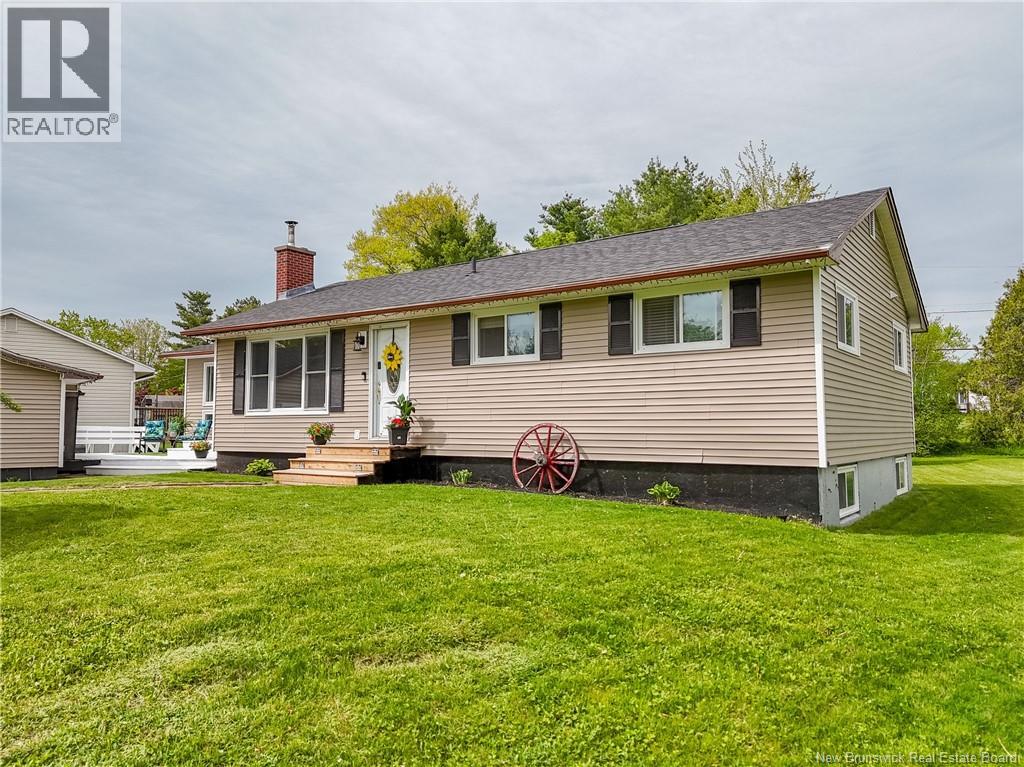 281 Canterbury Drive, Fredericton, New Brunswick  E3B 4M2 - Photo 2 - NB141090