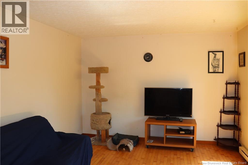 99 Mclean Street, Sussex, New Brunswick  E4E 2G5 - Photo 12 - NB141136
