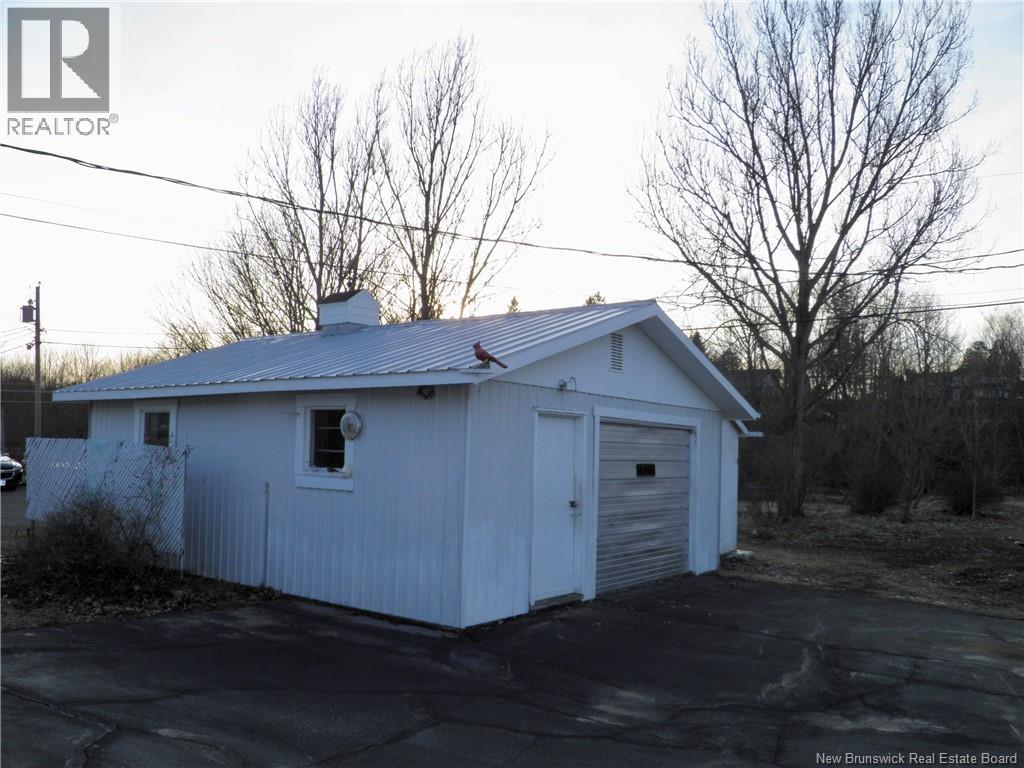 99 Mclean Street, Sussex, New Brunswick  E4E 2G5 - Photo 3 - NB141136