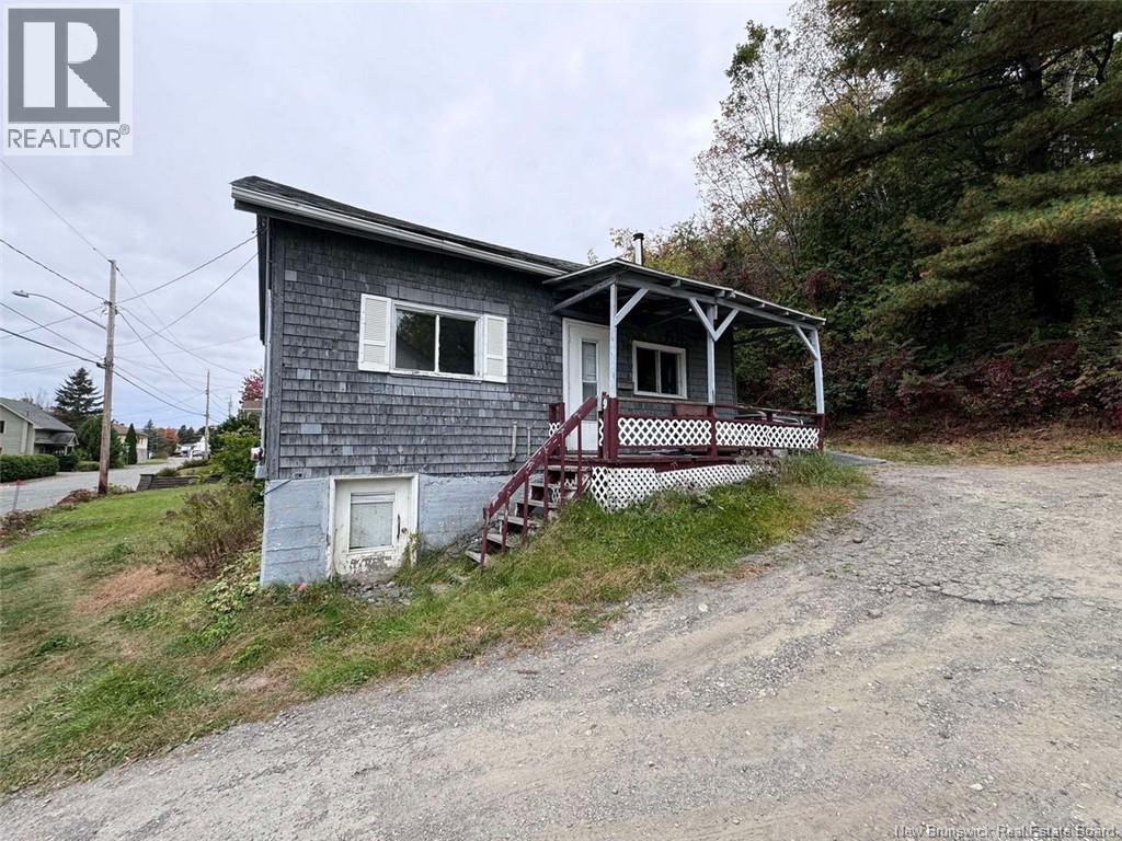 9 Veniot Street, Edmundston, New Brunswick E3V 1K9 - Photo 7 - NB141011