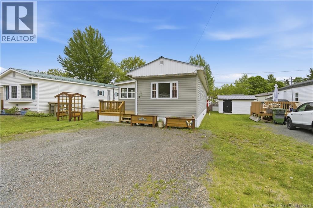 209 Moore Street, Lincoln, New Brunswick  E3B 8L9 - Photo 2 - NB140926