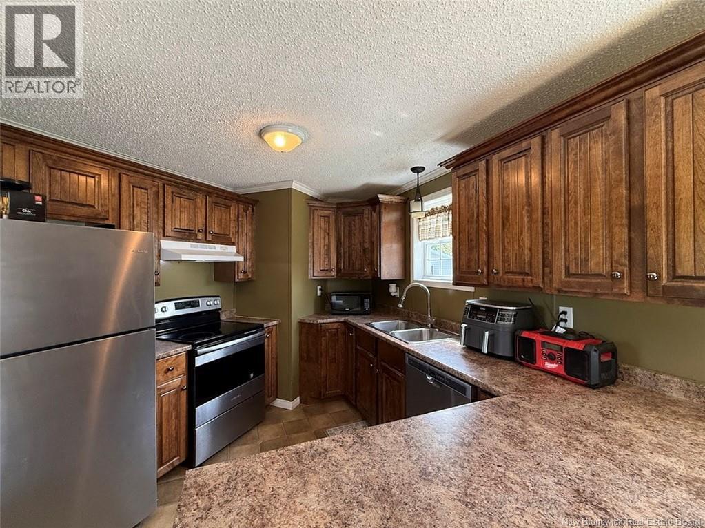 678 Toussaint Road, Edmundston, New Brunswick  E7B 2T8 - Photo 3 - NB141039