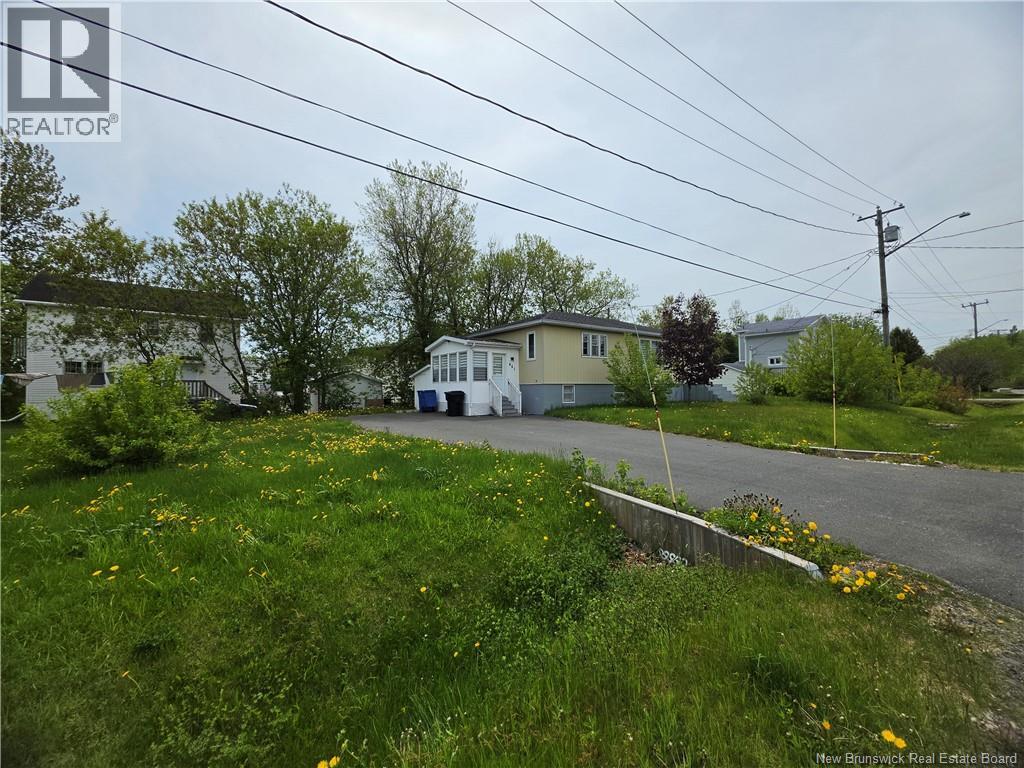 665 St Simon, Bathurst, New Brunswick  E2A 3L8 - Photo 2 - NB141229