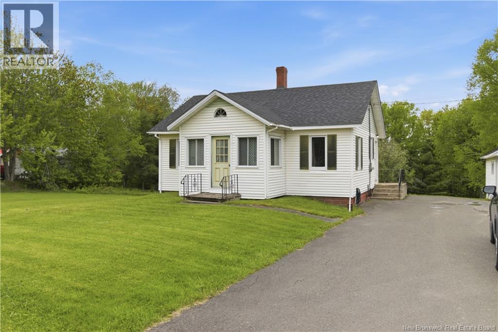 305 Pleasant Drive, Minto, New Brunswick