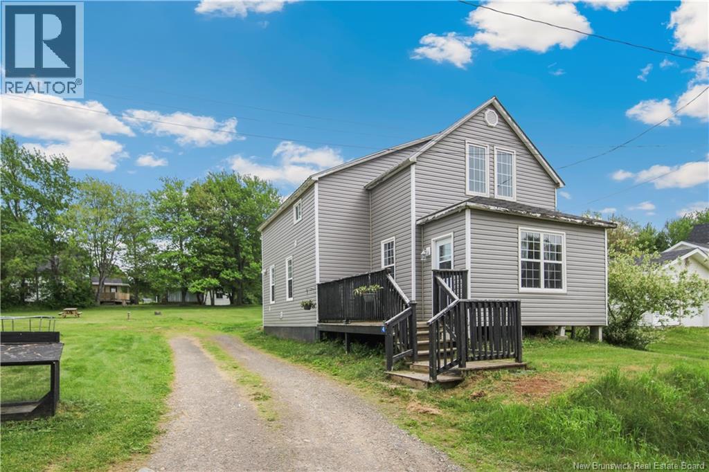 4 Thorn Street, Petitcodiac, New Brunswick  E4Z 4X1 - Photo 2 - NB141688