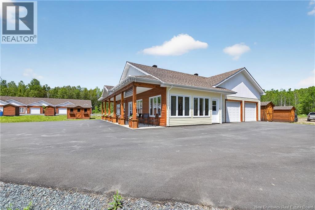 1321 Principale, Beresford, New Brunswick E8K 1A1 - Photo 3 - NB141663