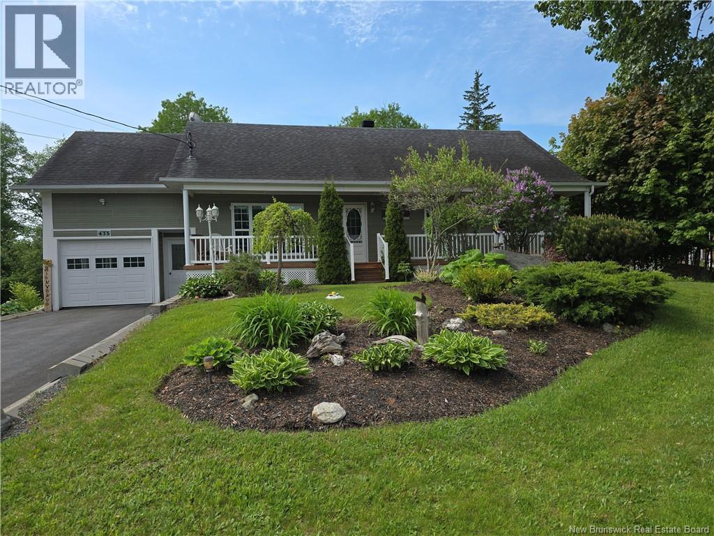 435 Acadie, Beresford, New Brunswick  E8K 2C6 - Photo 2 - NB141772