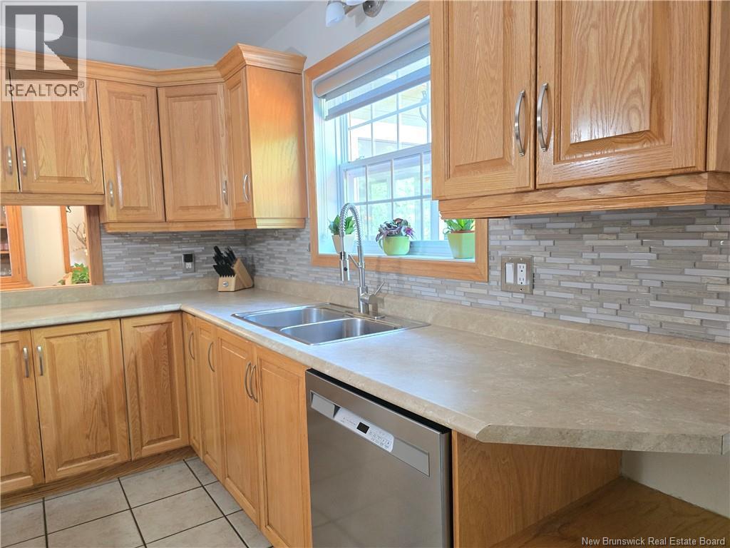 435 Acadie, Beresford, New Brunswick  E8K 2C6 - Photo 31 - NB141772