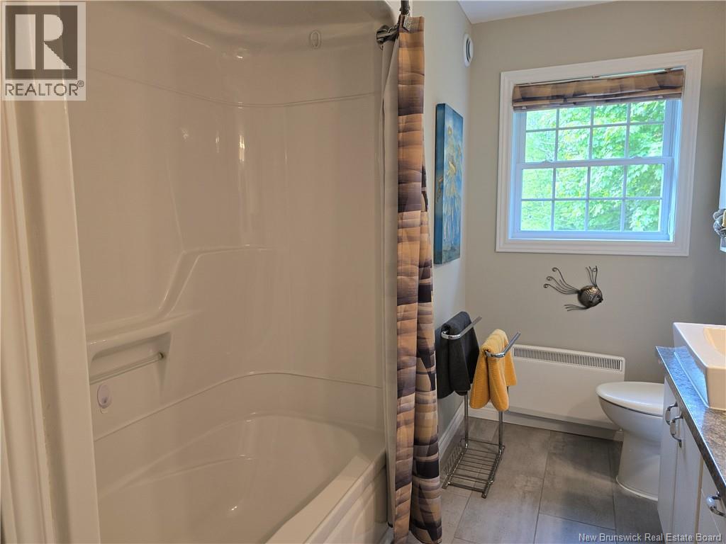 435 Acadie, Beresford, New Brunswick  E8K 2C6 - Photo 39 - NB141772