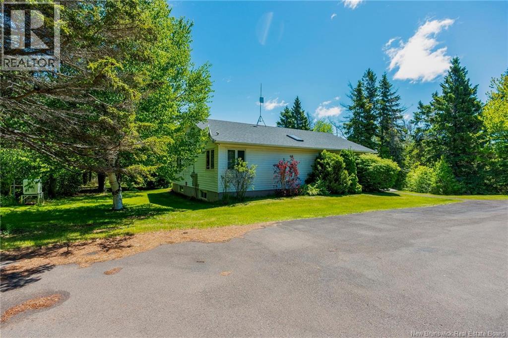 166 Route 960, Cape Tormentine, New Brunswick E4M 2C6 - Photo 3 - NB141917