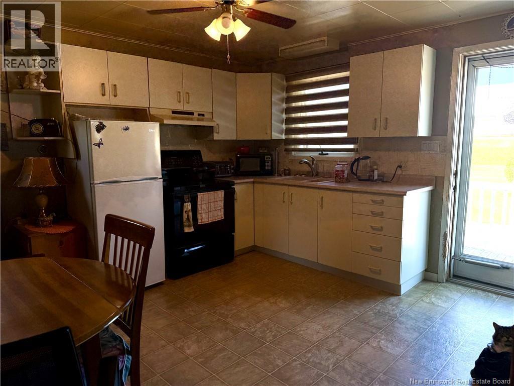 3983 Boulevard Des Fondateurs, Saint-Isidore, New Brunswick  E8M 1E3 - Photo 12 - NB142532