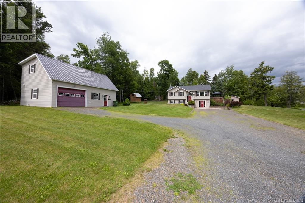2 Christopher Crescent, Upper Kingsclear, New Brunswick  E3E 1T5 - Photo 2 - NB142338