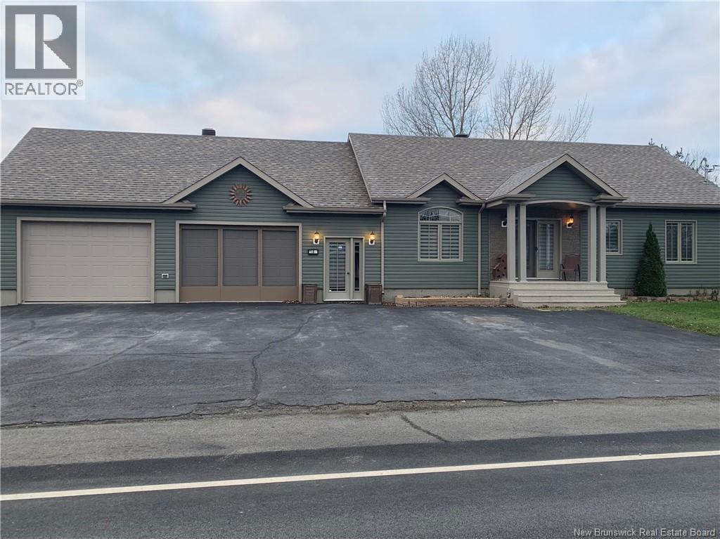 18 Rue Principale, Sainte-Anne-De-Madawaska, New Brunswick  E7E 1B5 - Photo 2 - NB142655