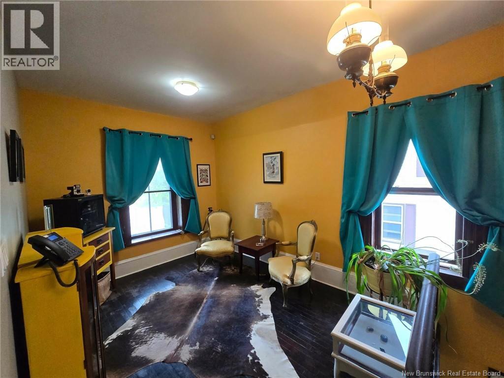 666 King, Bathurst, New Brunswick E2A 1R1 - Photo 34 - NB142766