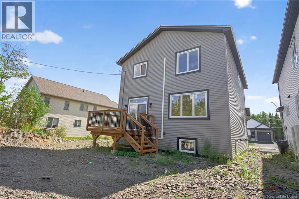 18 Weavers Way, Fredericton, New Brunswick  E3A 3P8 - Photo 3 - NB142797