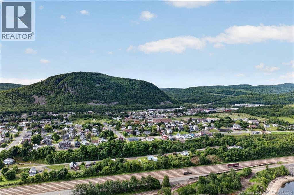 70 Duncan, Campbellton, New Brunswick  E3N 2K9 - Photo 18 - NB142816