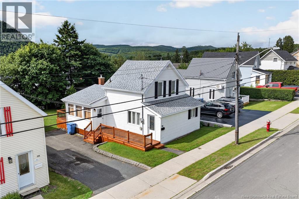 70 Duncan, Campbellton, New Brunswick  E3N 2K9 - Photo 3 - NB142816