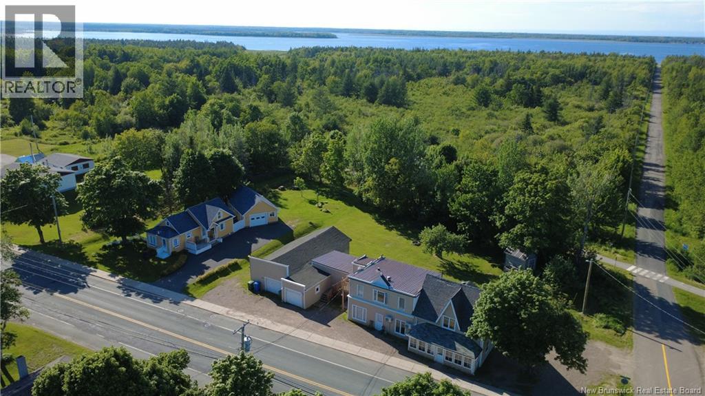 707 Boulevard St-Pierre Ouest, Caraquet, New Brunswick  E1W 1A1 - Photo 11 - NB142696