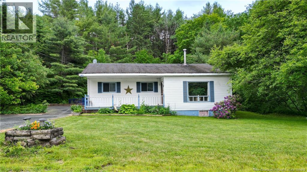 28 Main Street, Doaktown, New Brunswick  E9C 1A2 - Photo 3 - NB142763