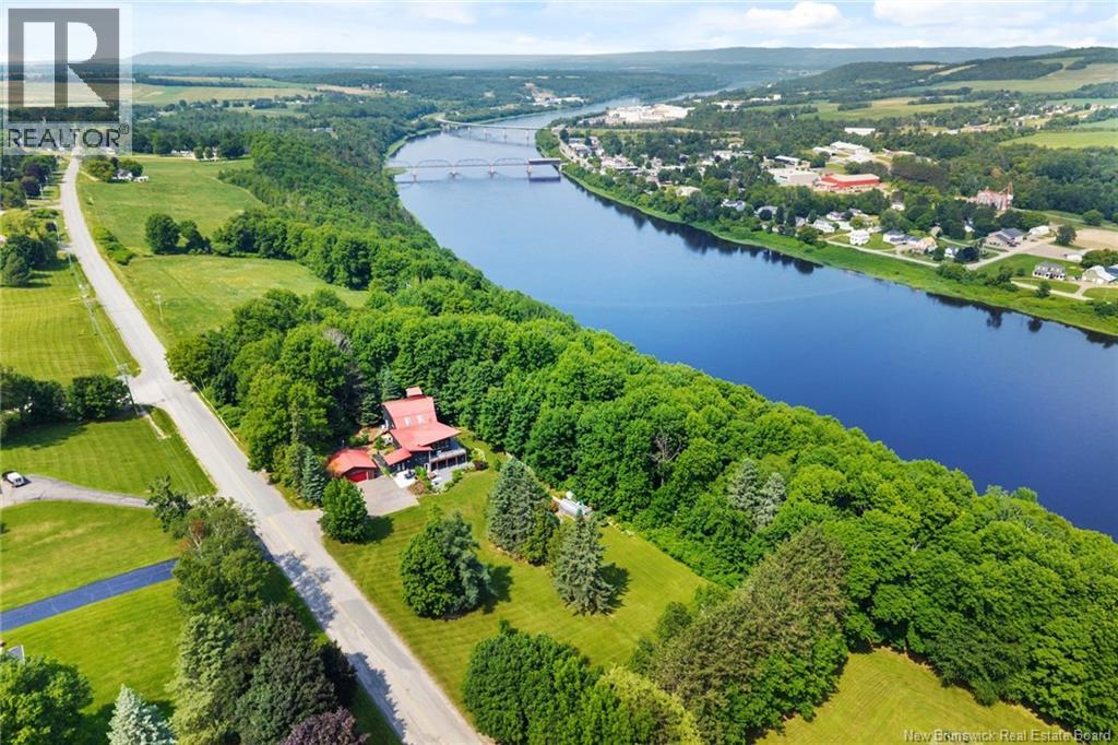 329 Riverview Drive, Florenceville-Bristol, New Brunswick  E7L 3N1 - Photo 4 - NB143037