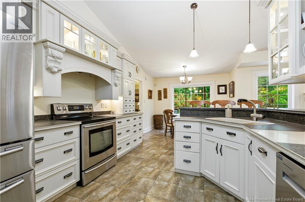 235 Summerhill Row, Fredericton, New Brunswick  E3A 0C5 - Photo 7 - NB142951