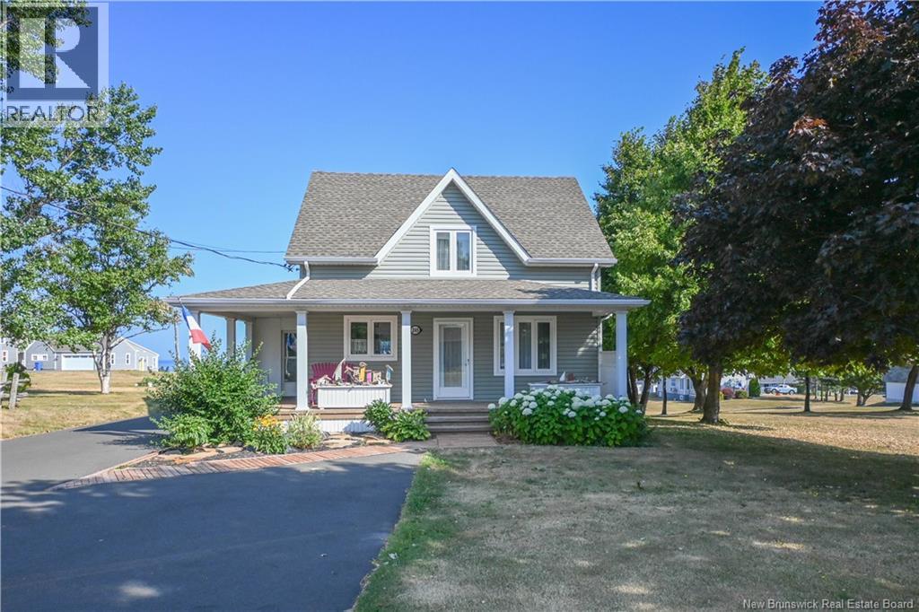 245 Saint-Pierre E Boulevard, Caraquet, New Brunswick  E1W 1B1 - Photo 3 - NB143195