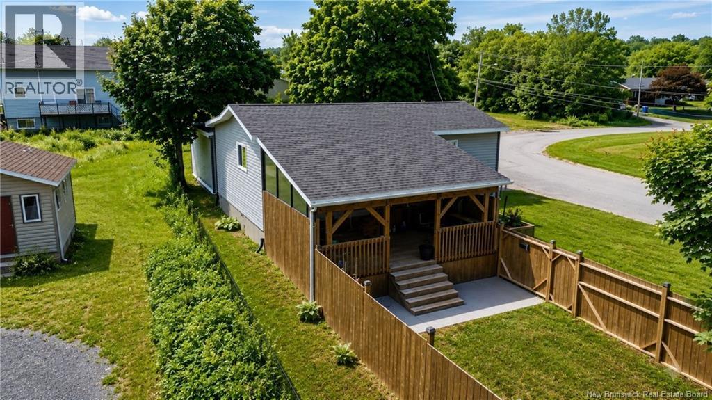 1245 St Theresa Crescent, Bathurst, New Brunswick  E2A 1K2 - Photo 4 - NB143116