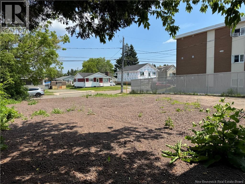 190 Spruce Street, Moncton, New Brunswick  E1A 1P5 - Photo 10 - NB143209