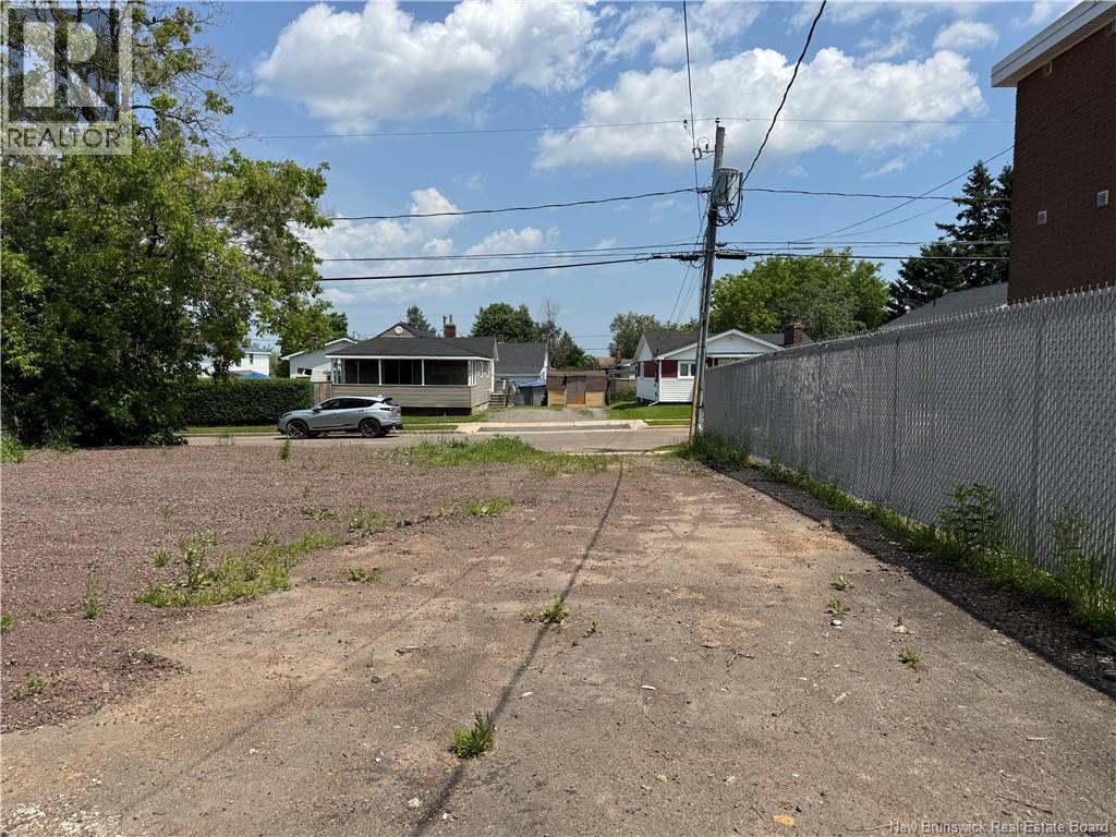 190 Spruce Street, Moncton, New Brunswick  E1A 1P5 - Photo 12 - NB143209