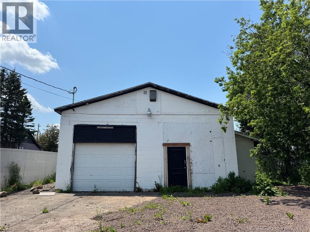 190 Spruce Street, Moncton, New Brunswick  E1A 1P5 - Photo 6 - NB143209