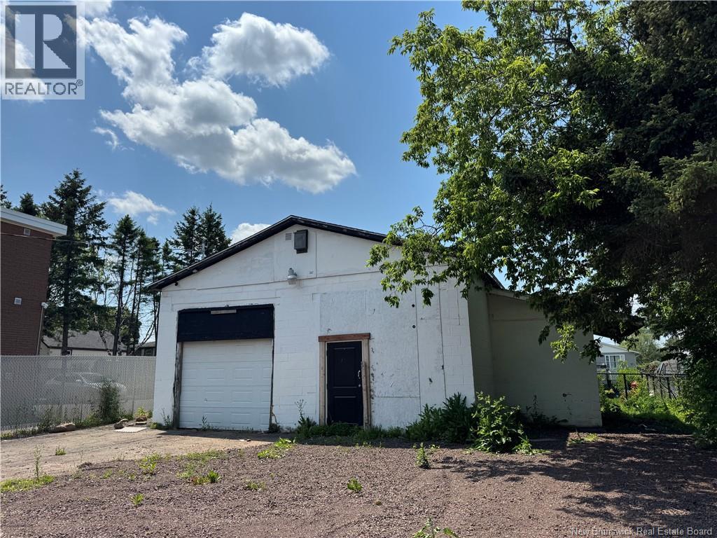 190 Spruce Street, Moncton, New Brunswick  E1A 1P5 - Photo 7 - NB143209