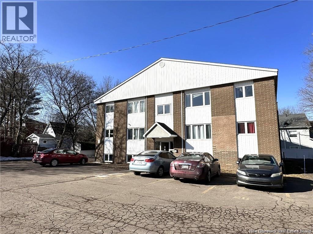 139 Elmwood Drive, Moncton, New Brunswick  E1A 1X2 - Photo 2 - NB139477
