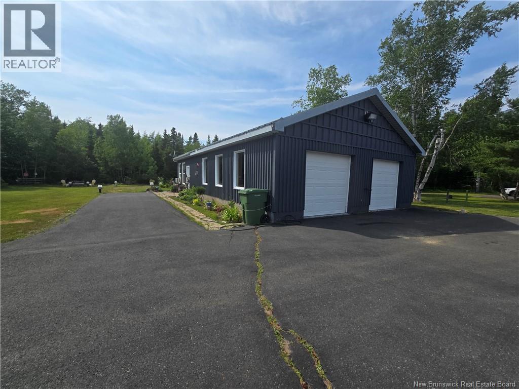 340 Ave Du Tré Carré, Shippagan, New Brunswick  E8S 1Y4 - Photo 44 - NB143548