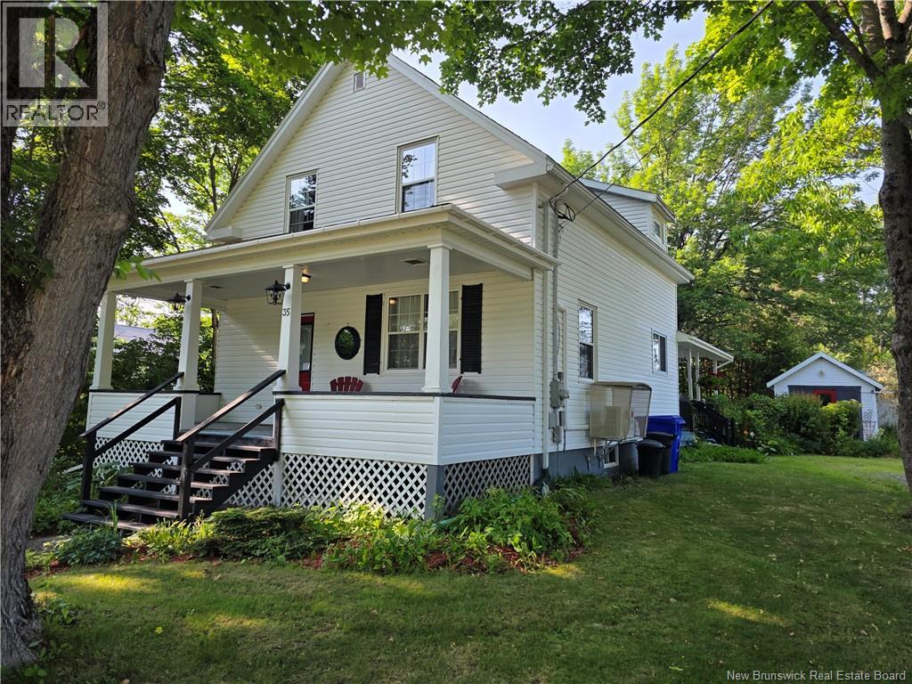 35 Queen West Street, St. Stephen, New Brunswick  E3L 2K2 - Photo 1 - NB143650