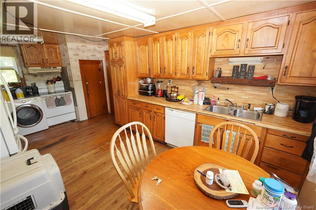 27 King Street, Grand Manan, New Brunswick E5G 2J9 - Photo 4 - NB143655