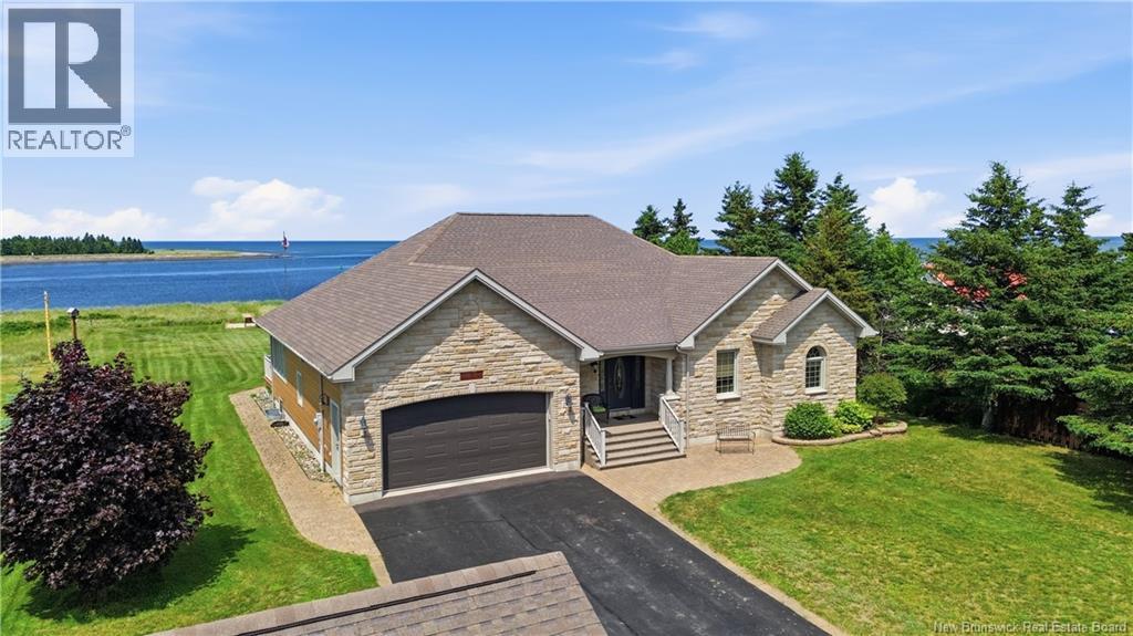 51 Bayshore Drive, Bathurst, New Brunswick  E2A 6A5 - Photo 2 - NB143881